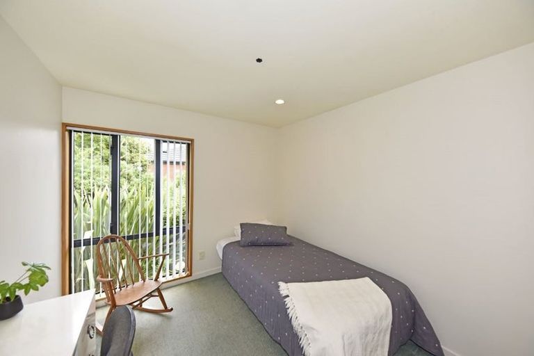 Photo of property in 2/2 Brookford Place, Westmorland, Christchurch, 8025