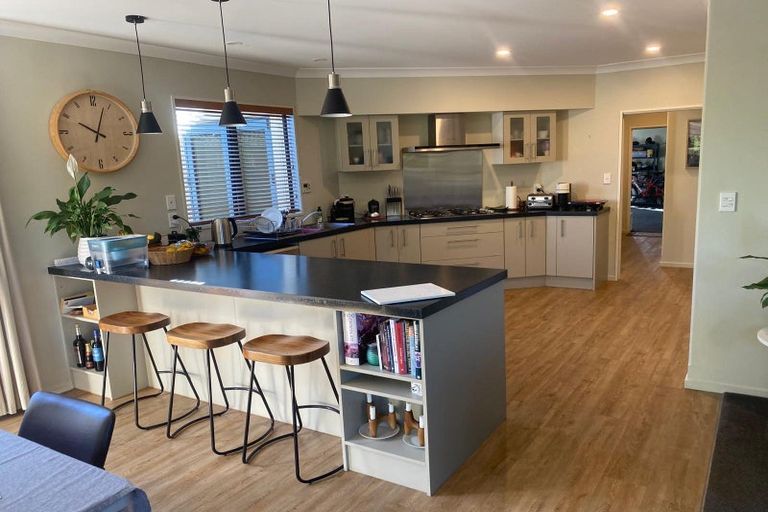 Photo of property in 2 Breton Close, Northwood, Christchurch, 8051