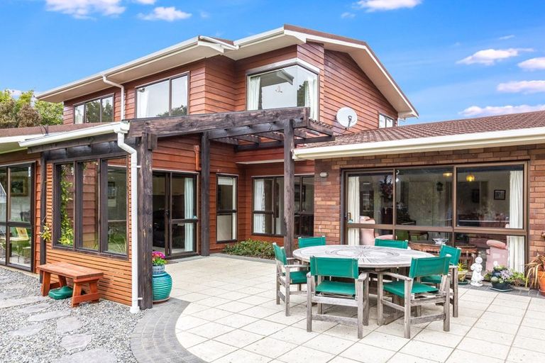 Photo of property in 8 Observatory Close, Whitby, Porirua, 5024