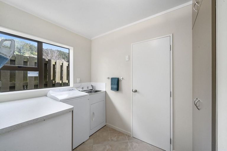 Photo of property in 5 Roman Close, Silverstream, Upper Hutt, 5019