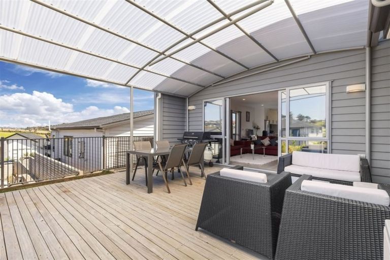 Photo of property in 8 Kaipuke Crescent, Gulf Harbour, Whangaparaoa, 0930