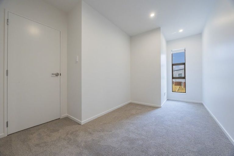 Photo of property in 7/35 Young Crescent, Drury, 2113