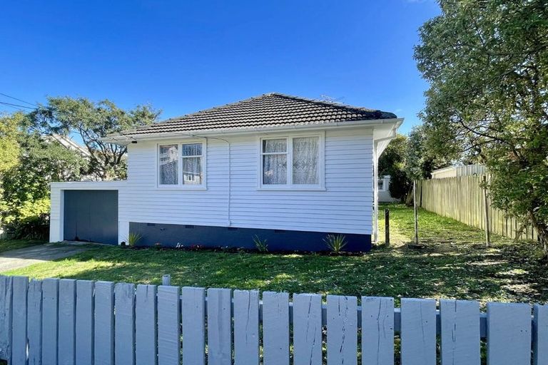 Photo of property in 14 Durham Street, Cannons Creek, Porirua, 5024