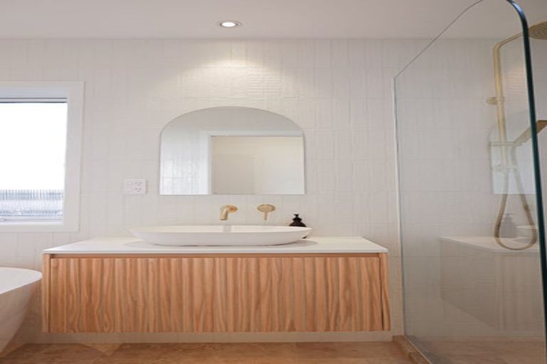 Photo of property in 1/27 Motuora Road, Manly, Whangaparaoa, 0930