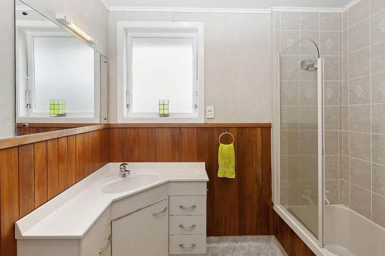 Photo of property in 93 Mcleod Road, Te Atatu South, Auckland, 0610