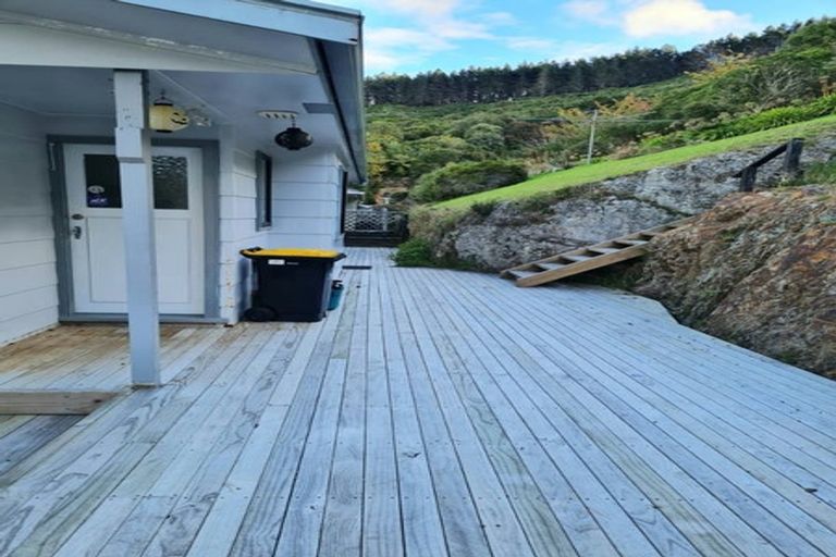 Photo of property in 9 Westra View, Tawa, Wellington, 5028