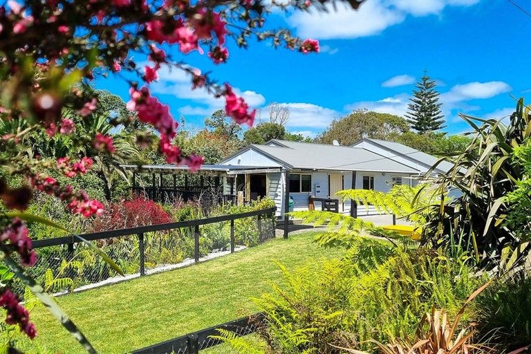 Photo of property in 57 Hauraki Road, Leigh, Warkworth, 0985