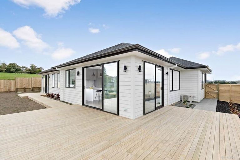 Photo of property in 20 Jeroboam Loop, Kumeu, 0810