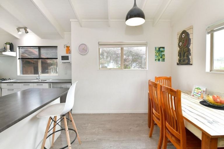 Photo of property in 1/55c Springs Road, Parakai, 0830