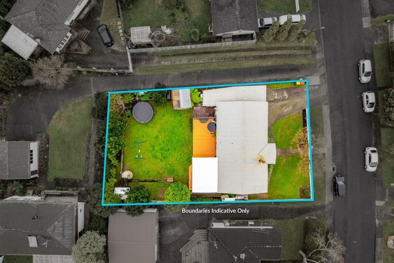 Photo of property in 6 Vina Place, Massey, Auckland, 0614