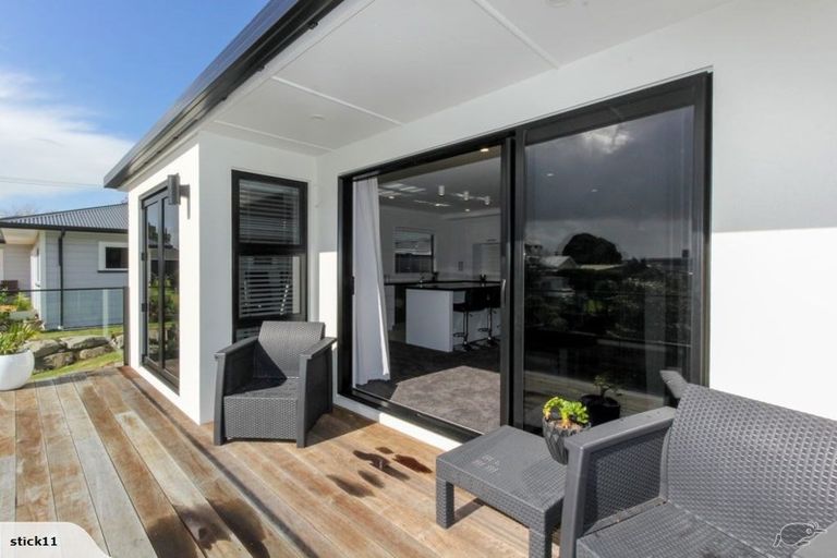 Photo of property in 77 Pendarves Street, New Plymouth, 4310