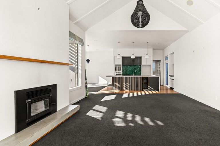 Photo of property in 27 Neeve Road, Taradale, Napier, 4112
