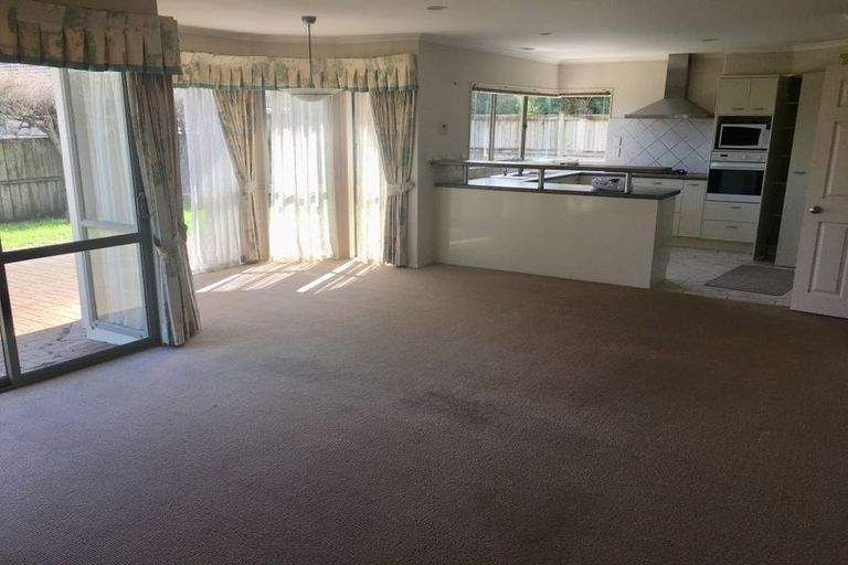Photo of property in 31 Heyington Way, East Tamaki Heights, Auckland, 2016