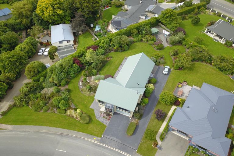 Photo of property in 12 Grove Avenue, Weston, Oamaru, 9401