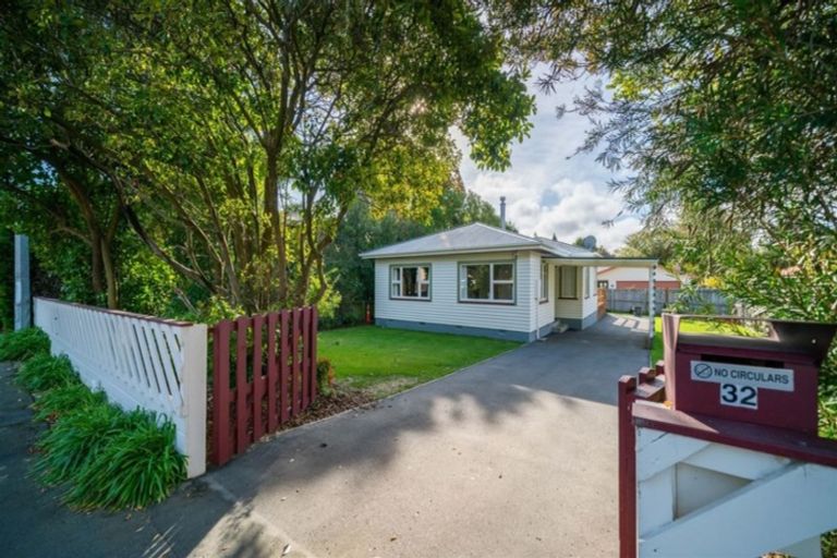 Photo of property in 32 Martindales Road, Heathcote Valley, Christchurch, 8022