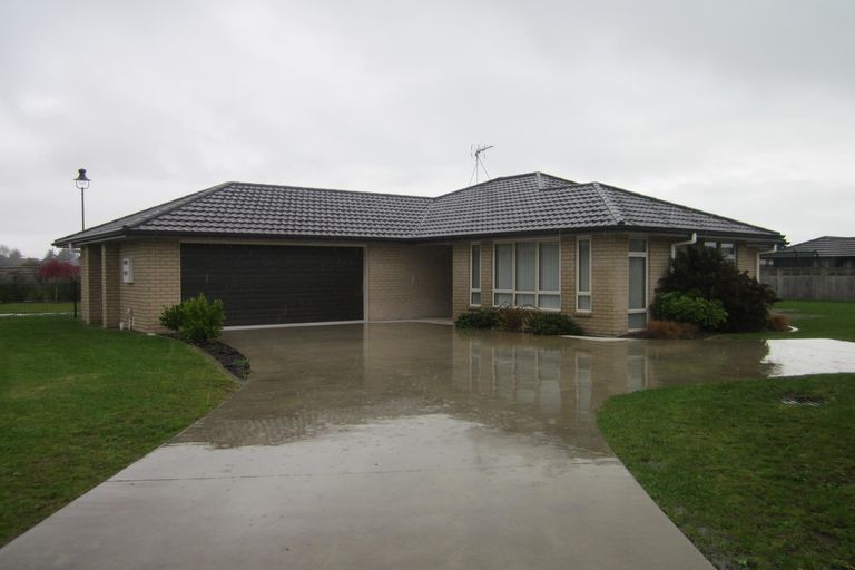 Photo of property in 31 Plescher Crescent, Leamington, Cambridge, 3432