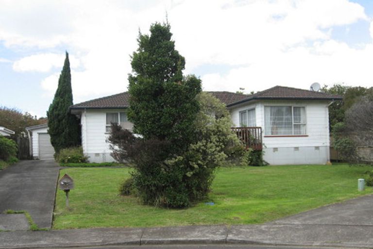 Photo of property in 28 Tomintoul Place, Highland Park, Auckland, 2010