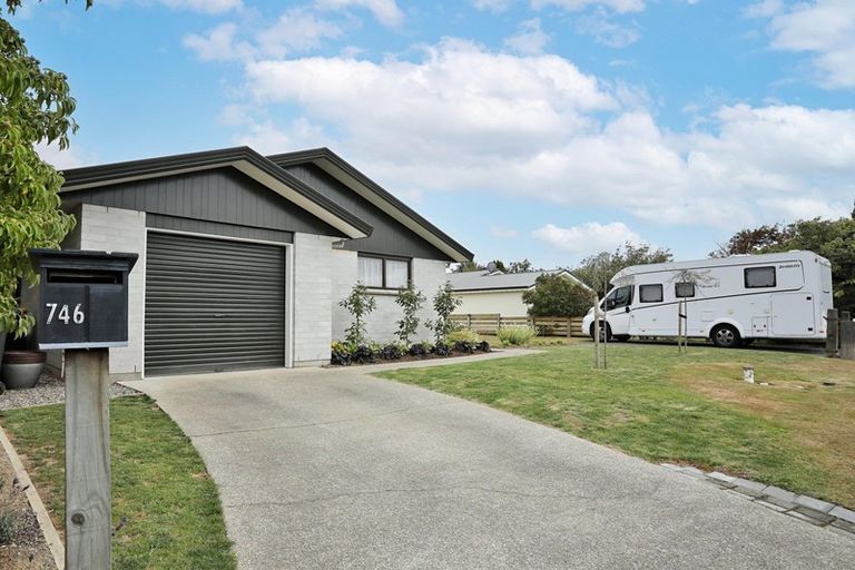 Photo of property in 746 Queens Drive, Waikiwi, Invercargill, 9810