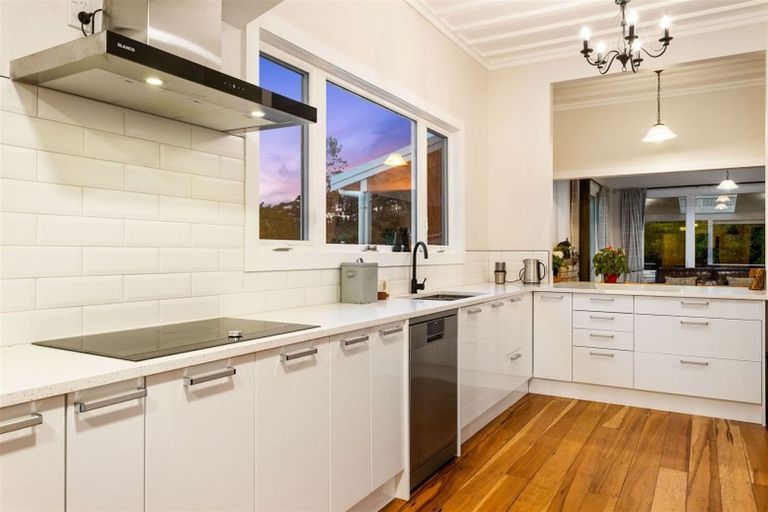 Photo of property in 176 Wishart Road, Helensville, 0875