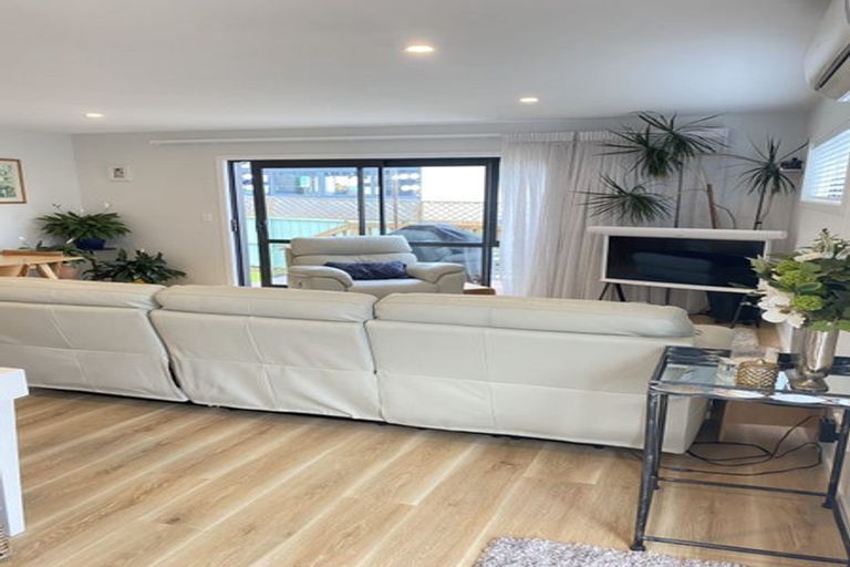 Photo of property in 6 Danden Way, Pukekohe, 2120