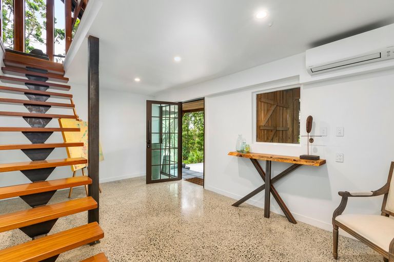 Photo of property in 93 Brick Bay Drive, Sandspit, Warkworth, 0982