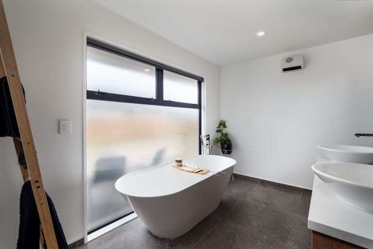 Photo of property in 5 Echelon Drive, Wigram, Christchurch, 8042