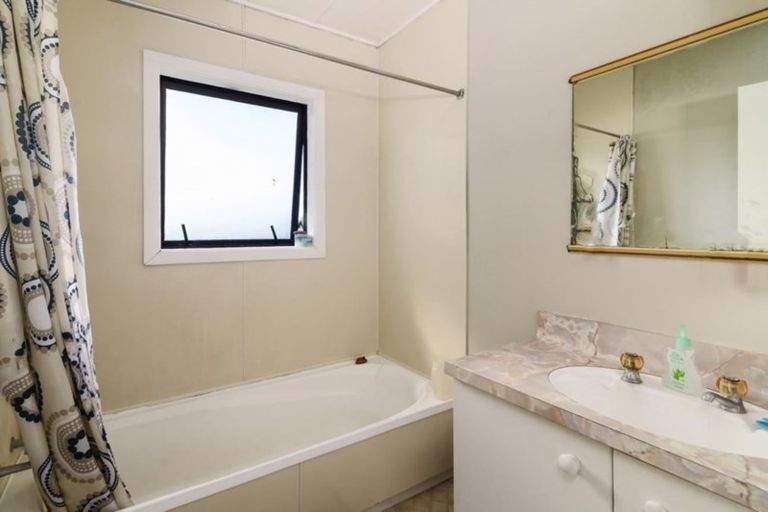 Photo of property in 21c Grayson Avenue, Mangakakahi, Rotorua, 3015