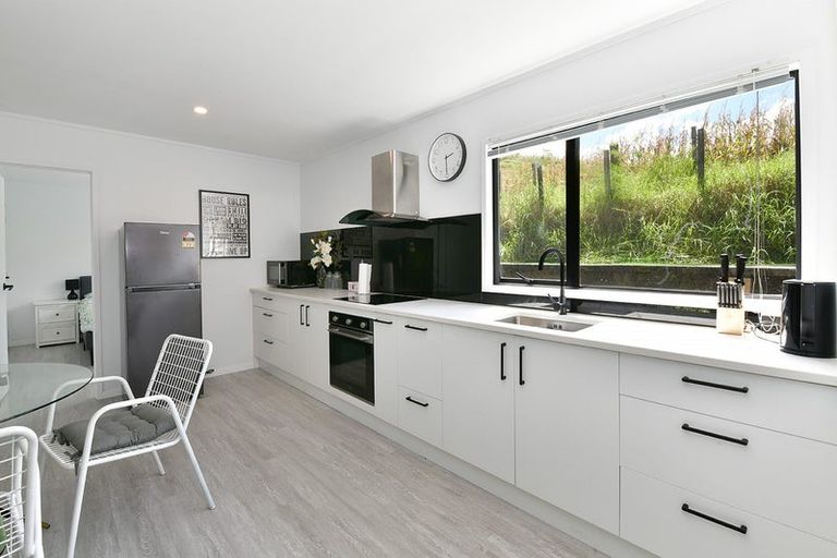 Photo of property in 16 Shelly Beach Road, Shelly Beach, Helensville, 0874