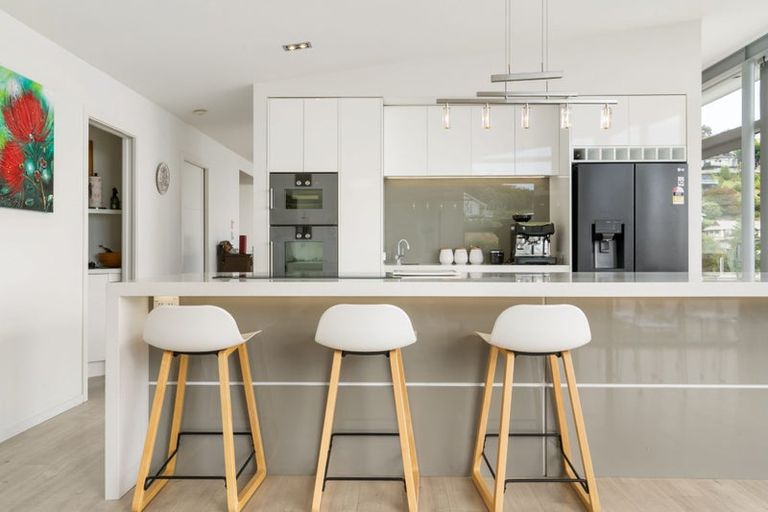 Photo of property in 11 Saint Remy Lane, Redcliffs, Christchurch, 8081