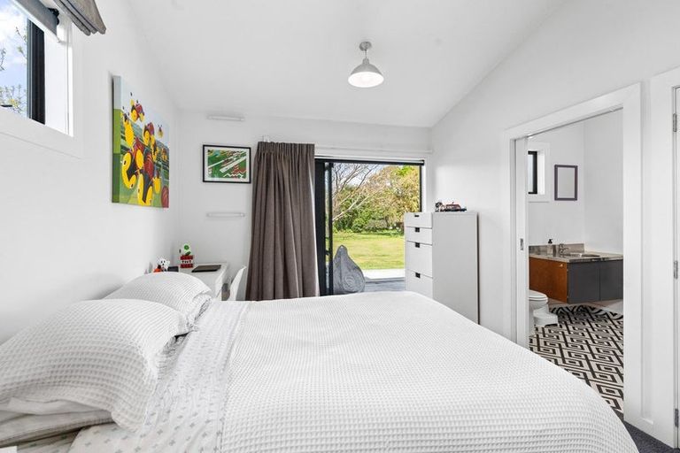 Photo of property in 17-19 Weld Street, Martinborough, 5711