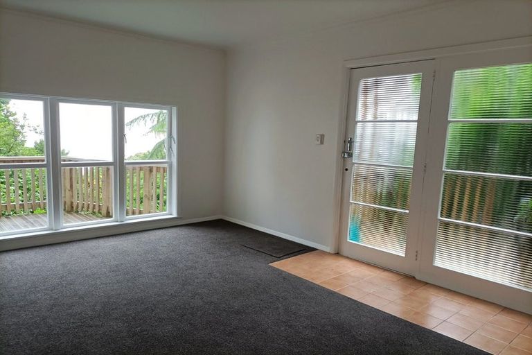 Photo of property in 54 Apuka Street, Brooklyn, Wellington, 6021