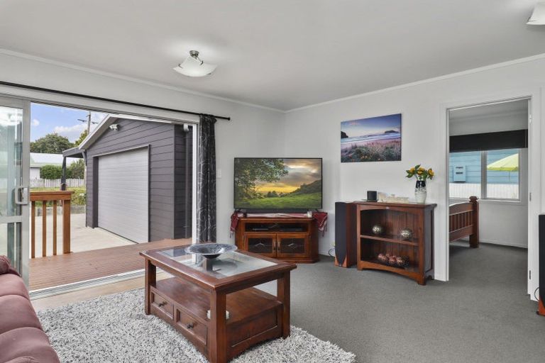 Photo of property in 18 Athenree Road, Athenree, Katikati, 3177
