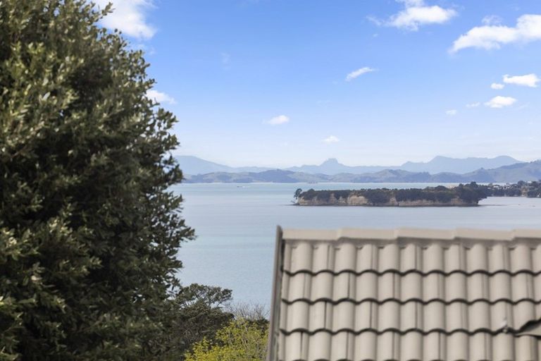 Photo of property in 175 Bleakhouse Road, Mellons Bay, Auckland, 2014