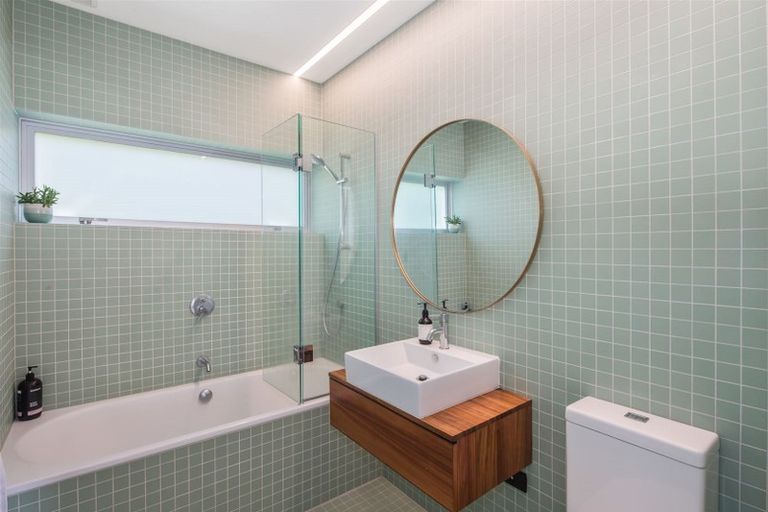 Photo of property in 6 Crawford Road, Kilbirnie, Wellington, 6022