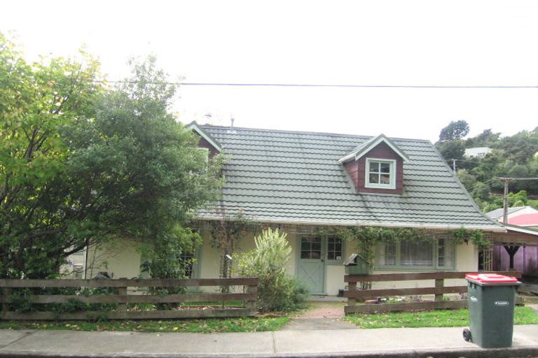 Photo of property in 11 Forest Road, Pinehaven, Upper Hutt, 5019