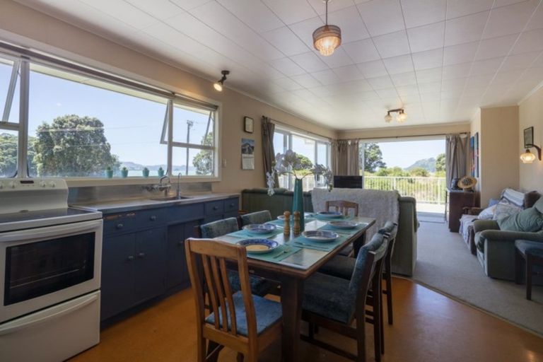 Photo of property in 7 Marine Parade, Cooks Beach, Whitianga, 3591