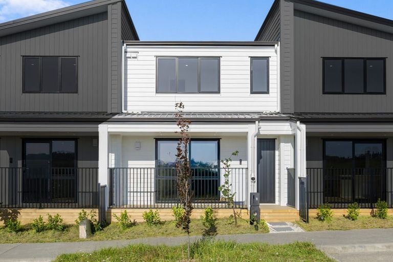 Photo of property in 6 Harikoa Way, Karaka, 2113