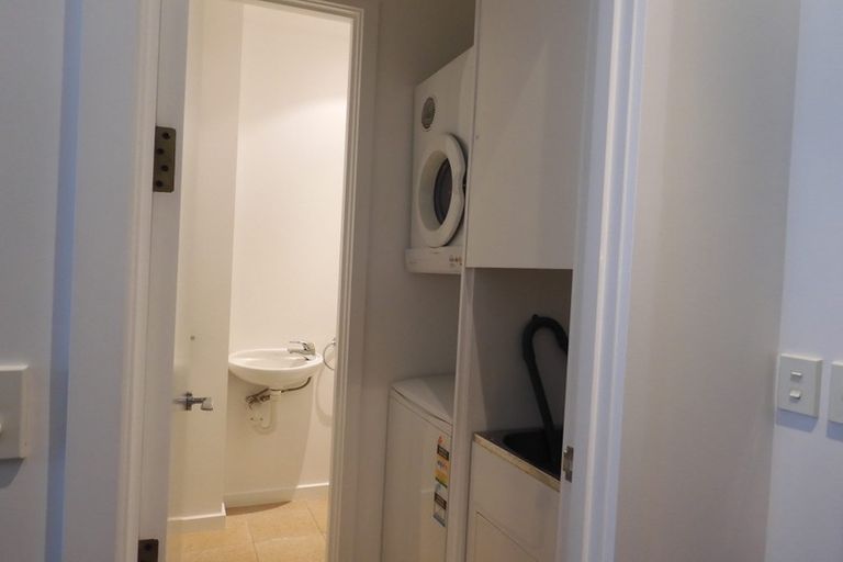 Photo of property in De Vere Apartments, 2/23 Tennyson Street, Te Aro, Wellington, 6011