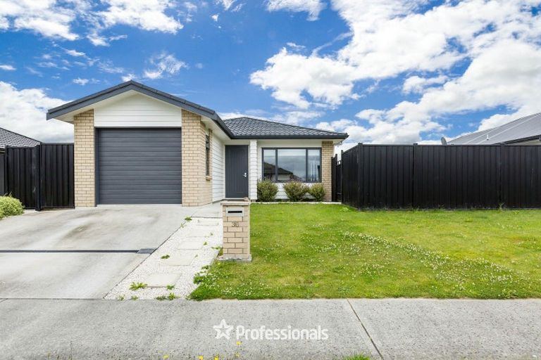 Photo of property in 36 Filmer Crescent, Wallaceville, Upper Hutt, 5018