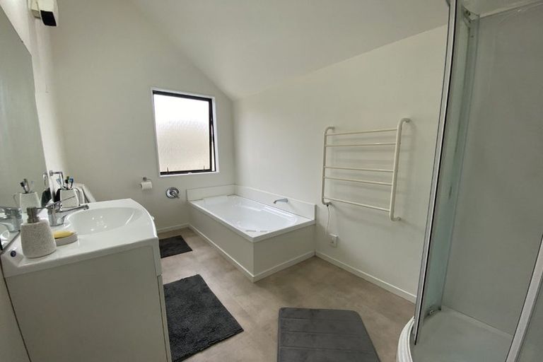 Photo of property in 11 Duncan Street, Tawa, Wellington, 5028