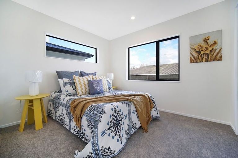 Photo of property in 17a Massine Place, Randwick Park, Auckland, 2105