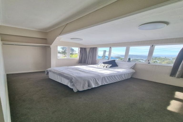 Photo of property in 2 Sugarloaf Road, Brooklyn, Wellington, 6021