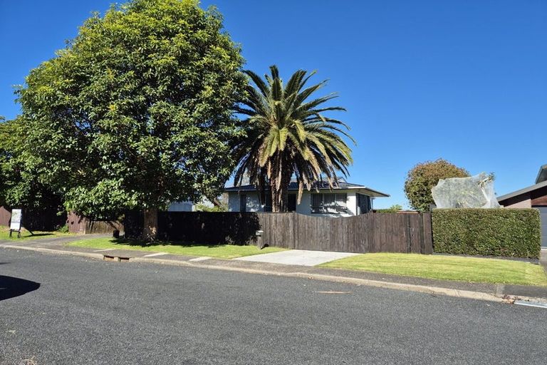 Photo of property in 27 Amorino Drive, Red Beach, 0932