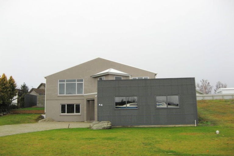 Photo of property in 84 Newcastle Street, Clyde, 9330