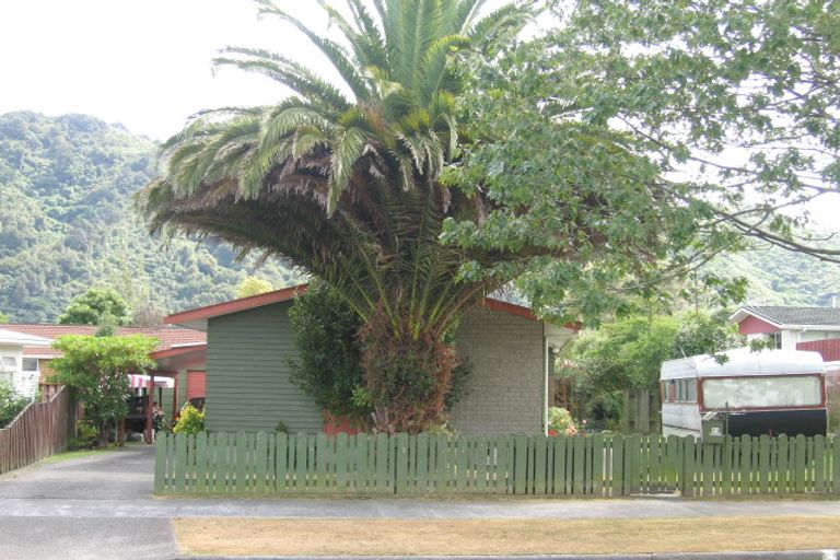 Photo of property in 41 California Drive, Totara Park, Upper Hutt, 5018