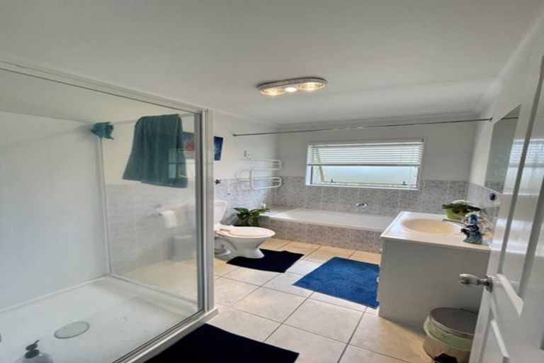 Photo of property in 25 Chadlington Avenue, Henderson, Auckland, 0612