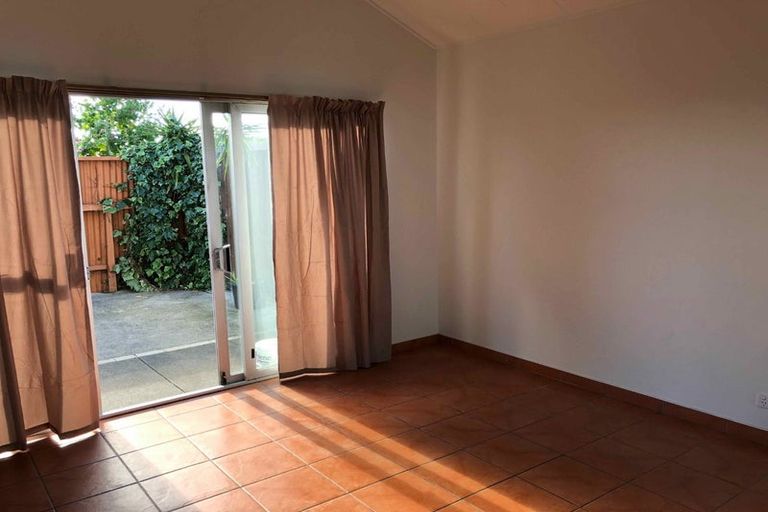 Photo of property in 635 Marine Parade, Napier South, Napier, 4110