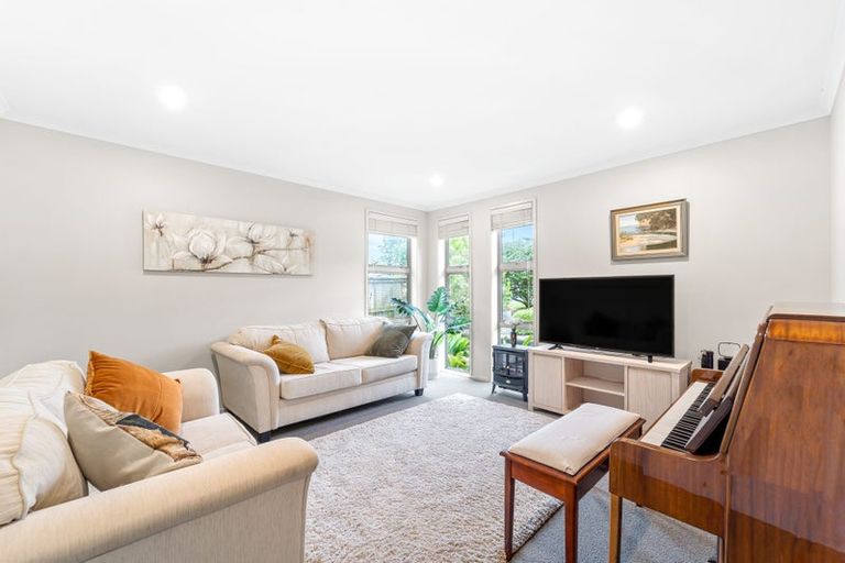 Photo of property in 16 Ruth Craig Place, Stanmore Bay, Whangaparaoa, 0932