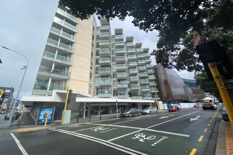 Photo of property in Piermont Apartments, 1a/82 Cable Street, Te Aro, Wellington, 6011