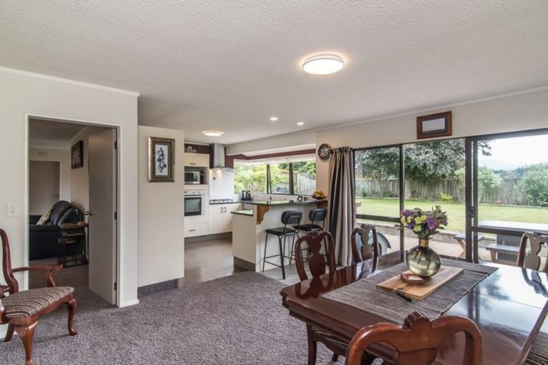 Photo of property in 4 Chilton Drive, Paraparaumu, 5032